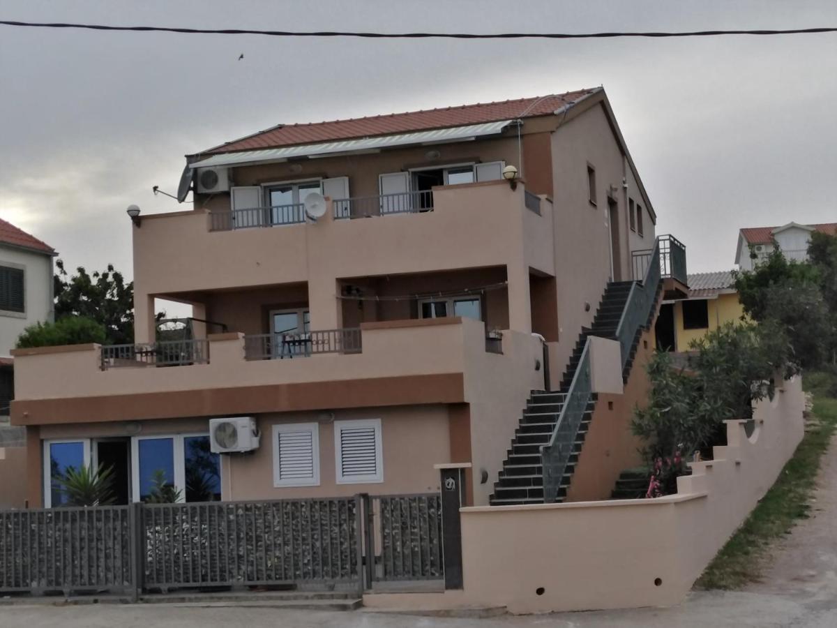 Apartments Mila Кримовица Экстерьер фото